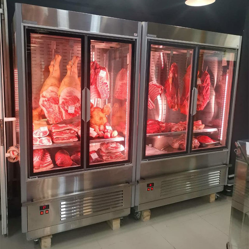 Витрина холодильная Carboma FC 20-07 VV 0,7-3 X7 9005 для демонстрации мяса